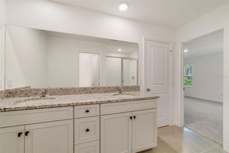 Furnished interior view inside a new home in Towns at Greenleaf, Oviedo (Image 10).