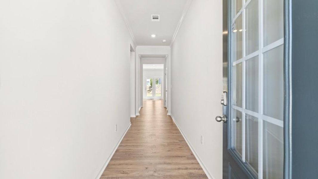 Spacious, unfurnished interior of a new home in Parkside at Carter Grove, Cartersville (Image 10).