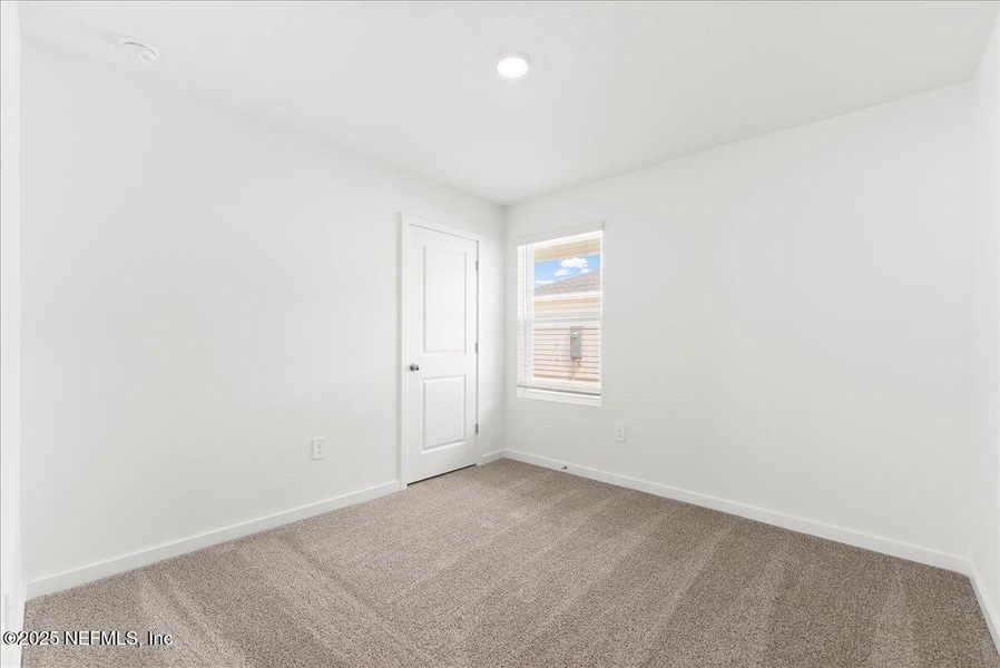 Spacious, unfurnished interior of a new home in Kings Preserve, Jacksonville (Image 25).