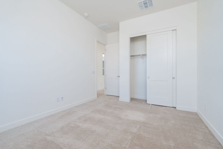 Spacious, unfurnished interior of a new home in Soleo, San Tan Valley (Image 12).