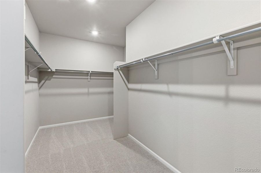 Spacious, unfurnished interior of a new home in , Aurora (Image 23).