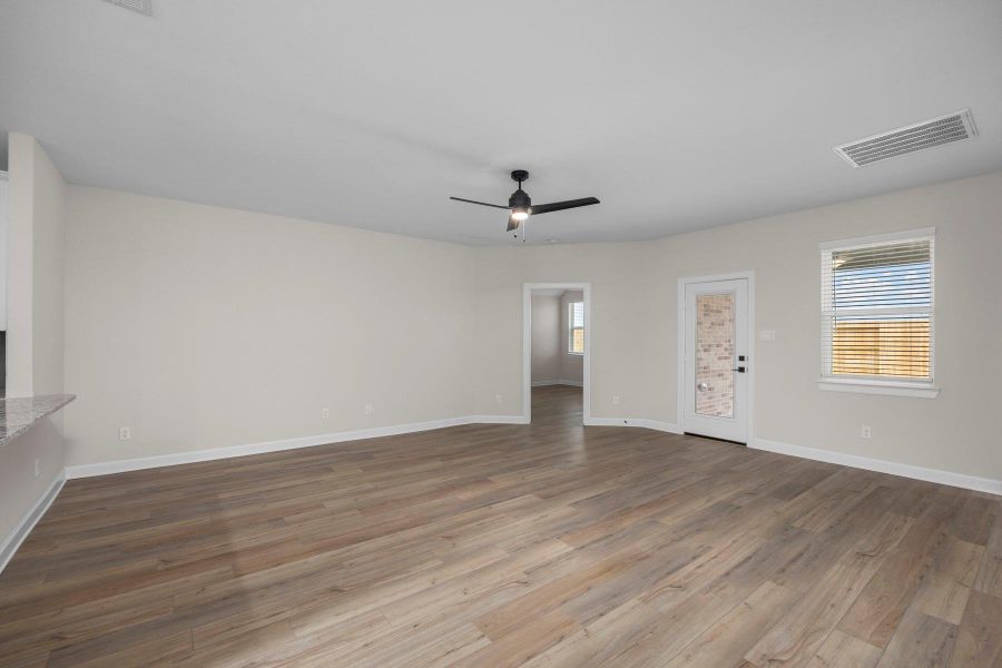Spacious, unfurnished interior of a new home in Lago Mar, Texas City (Image 9). Spacious, unfurnished interior of a new home in Lago Mar, Texas City (Image 9).