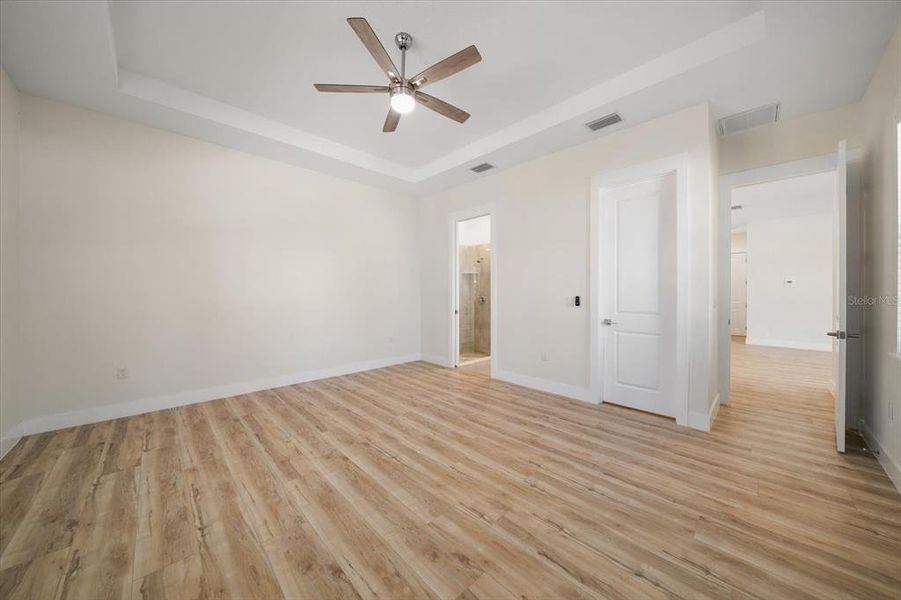 Spacious, unfurnished interior of a new home in , Largo (Image 53).