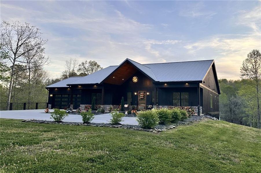 Community amenities in , Talking Rock (Image 73).