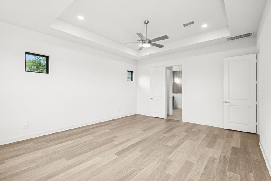 Spacious, unfurnished interior of a new home in ARTAVIA - Parkview Collection, Conroe (Image 22).