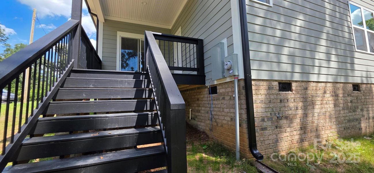 Image 36 of a home in .