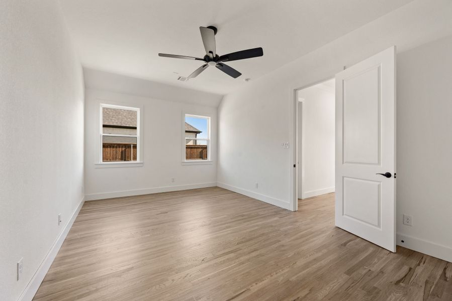 Spacious, unfurnished interior of a new home in NorthGlen, Haslet (Image 43).