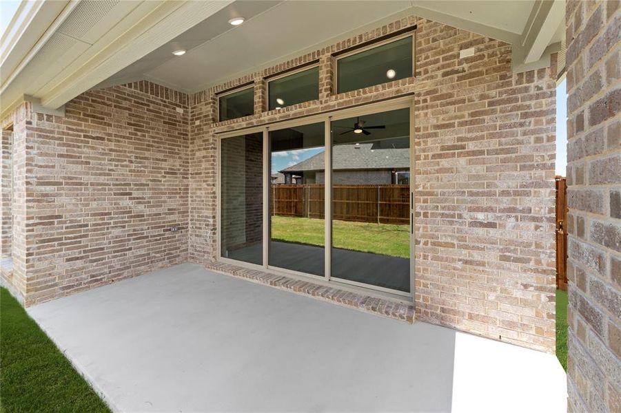 Spacious, unfurnished interior of a new home in Valencia on The Lake, Little Elm (Image 21). Spacious, unfurnished interior of a new home in Valencia on The Lake, Little Elm (Image 21).