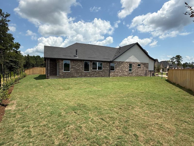 Front exterior of a new home in Kresston, Montgomery, TX, highlighting curb appeal (Image 6). Front exterior of a new home in Kresston, Montgomery, TX, highlighting curb appeal (Image 6).