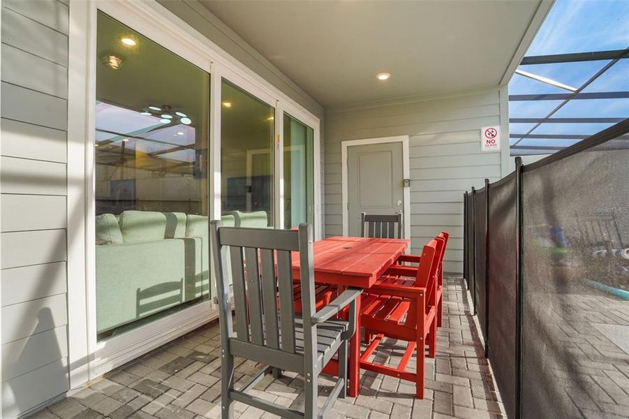 Exterior details and patio area of a home in , Clermont (Image 23).