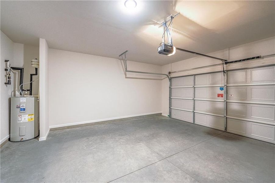 Spacious, unfurnished interior of a new home in , Lula (Image 41).