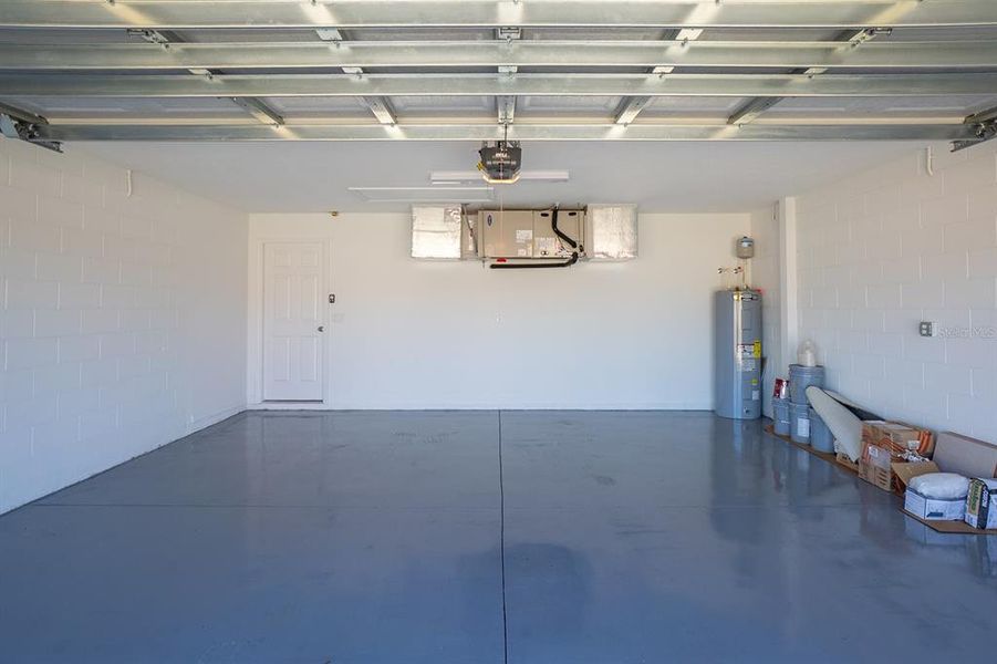 Spacious, unfurnished interior of a new home in , Palm Coast (Image 22).