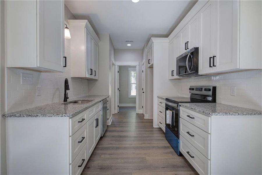 Furnished interior view inside a new home in , Cartersville (Image 11).