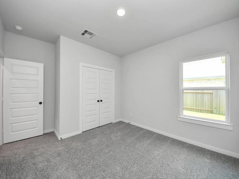 Spacious, unfurnished interior of a new home in River Ranch Meadows, Dayton (Image 26).