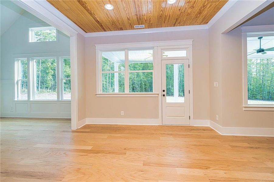 Spacious, unfurnished interior of a new home in Platinum Ridge, Sharpsburg (Image 25).
