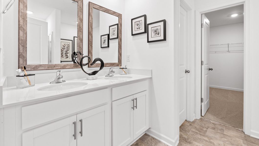 Furnished interior view inside a new home in Benjamin's Grove, Woodruff (Image 28).