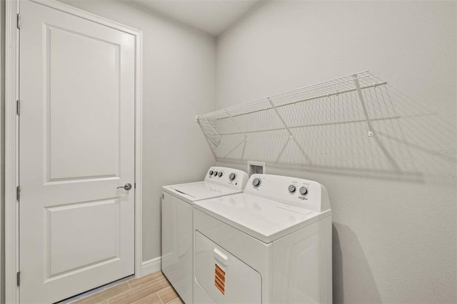 Close-up of interior finishes inside a home in Wellen Park, Venice (Image 7).