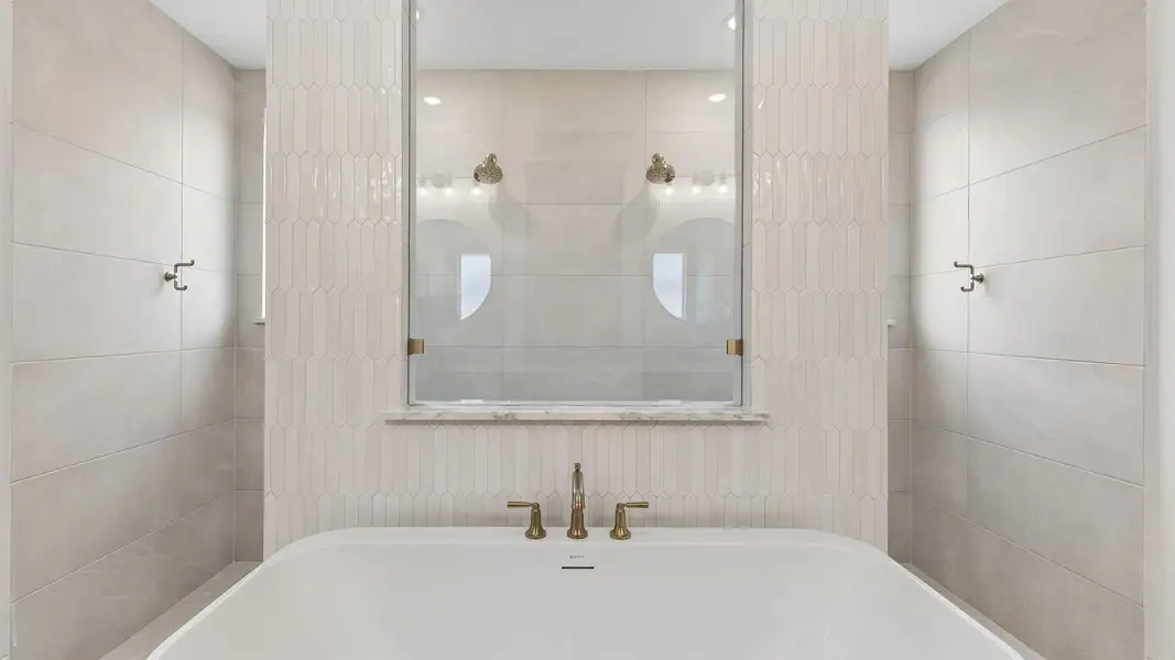 Representative interior finishes for a home built from the Colton by Southgate Homes in The Reserve at Watters, Allen (Image 17).