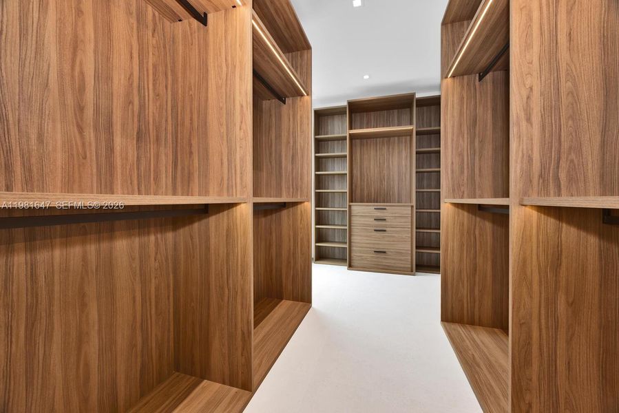 Image 69 of a home in .