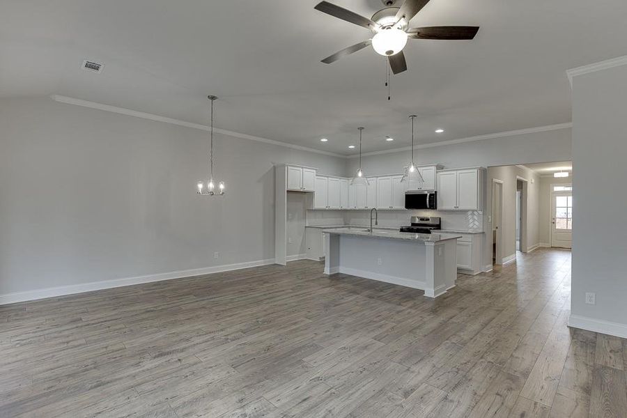 Spacious, unfurnished interior of a new home in , Jefferson (Image 33).