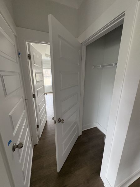 Spacious, unfurnished interior of a new home in Rookers Bend, Smyrna (Image 12).