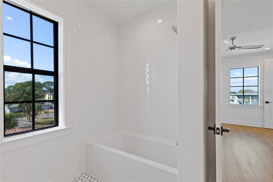 Spacious, unfurnished interior of a new home in , St. Petersburg (Image 11). Spacious, unfurnished interior of a new home in , St. Petersburg (Image 11).