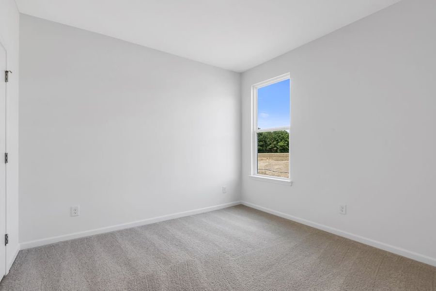 Spacious, unfurnished interior of a new home in Three Rivers, Rome (Image 14).