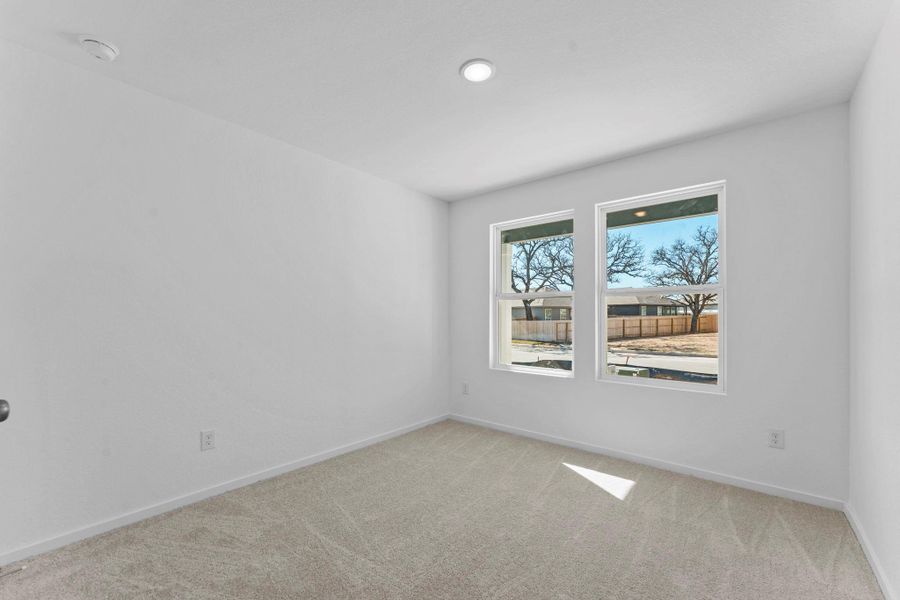 Spacious, unfurnished interior of a new home in Friendship Oaks, Fredericksburg (Image 12).