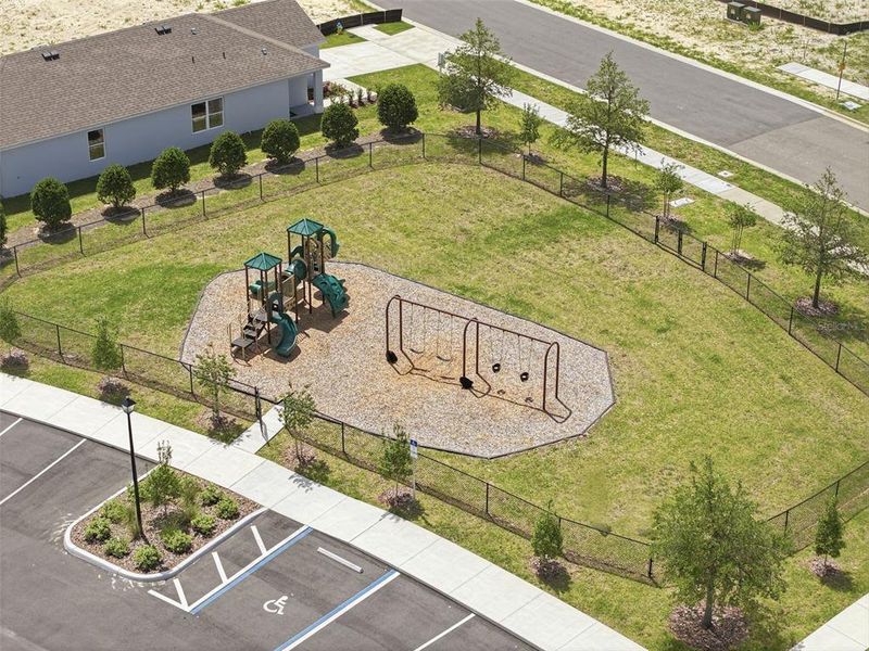 Community amenities in Waterford, Brooksville (Image 48).