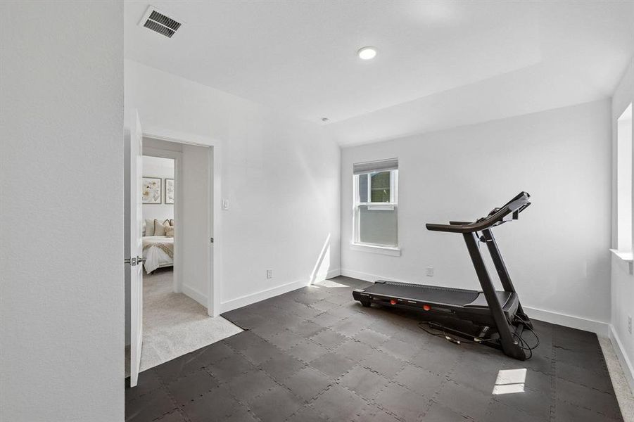 Spacious, unfurnished interior of a new home in Painted Tree, McKinney (Image 19).