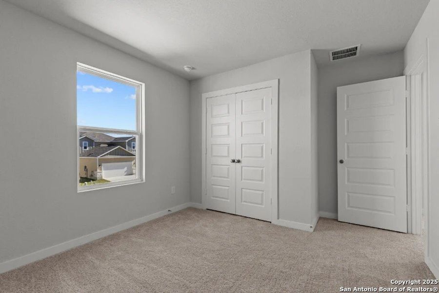 Spacious, unfurnished interior of a new home in Millican Grove, San Antonio (Image 12).
