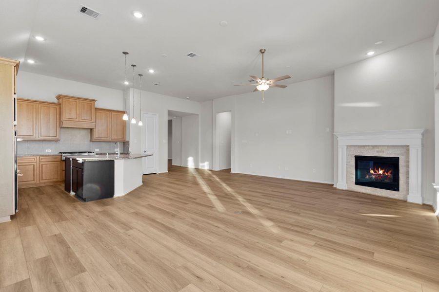 Spacious, unfurnished interior of a new home in Dunham Pointe, Cypress (Image 15).