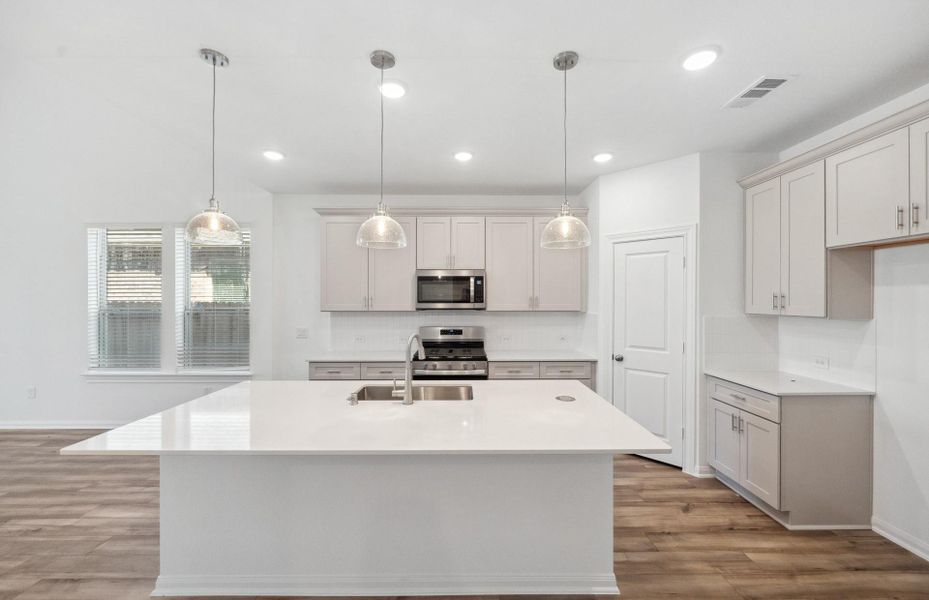 STOCK PHOTO-COLORS & FEATURES MAY VARY STOCK PHOTO-COLORS & FEATURES MAY VARY