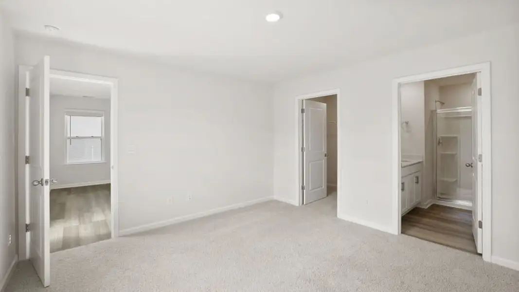 Spacious, unfurnished interior of a new home in Varner Station, Woodruff (Image 33).