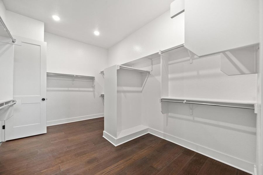 Spacious, unfurnished interior of a new home in Parkside On The River, Georgetown (Image 13). Spacious, unfurnished interior of a new home in Parkside On The River, Georgetown (Image 13).