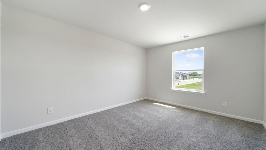 Spacious, unfurnished interior of a new home in Tooley Harbor, Elizabeth City (Image 26).