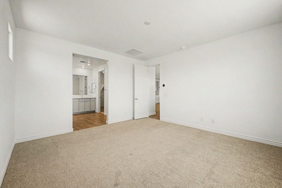 Spacious, unfurnished interior of a new home in Miravida, Surprise (Image 10).