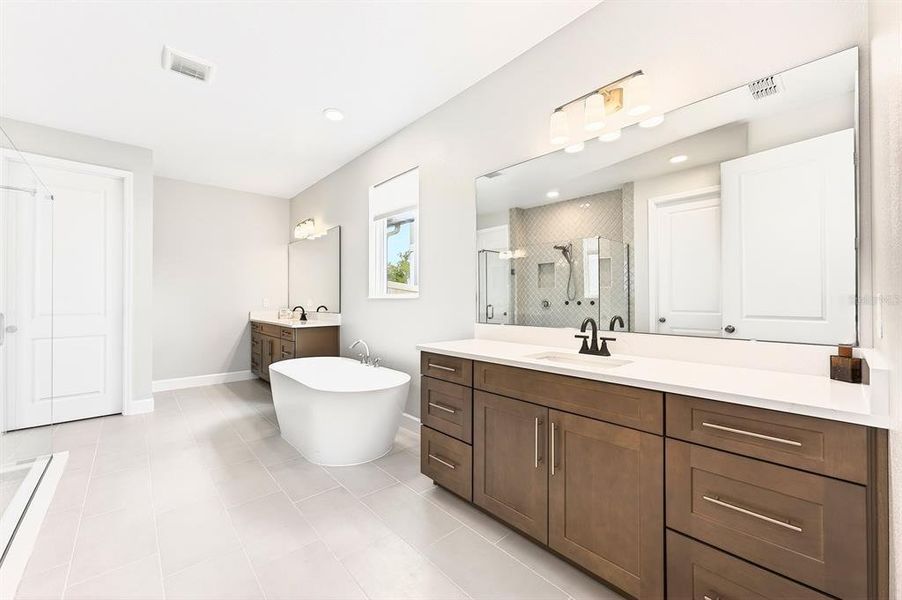 Furnished interior view inside a new home in , Oviedo (Image 25).