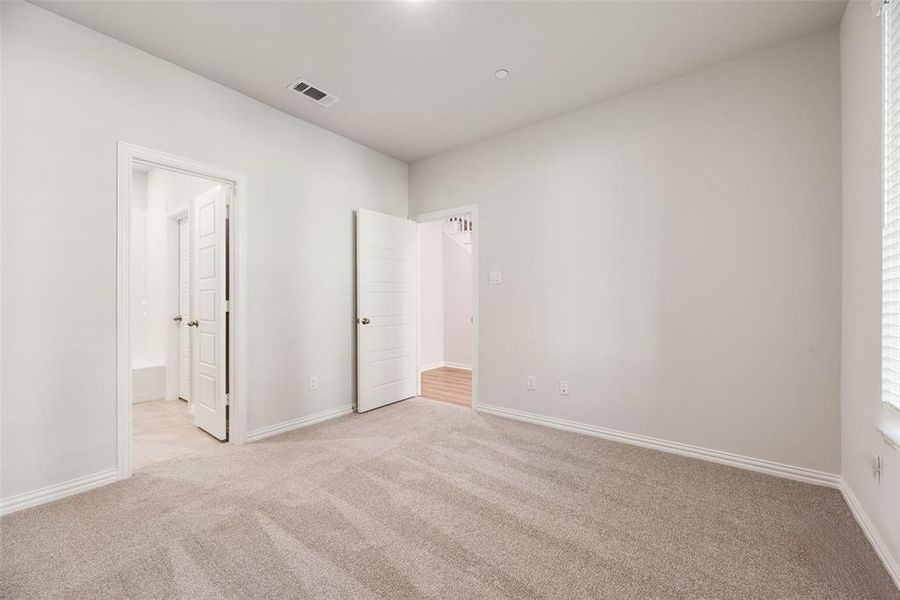 Spacious, unfurnished interior of a new home in , Frisco (Image 16).