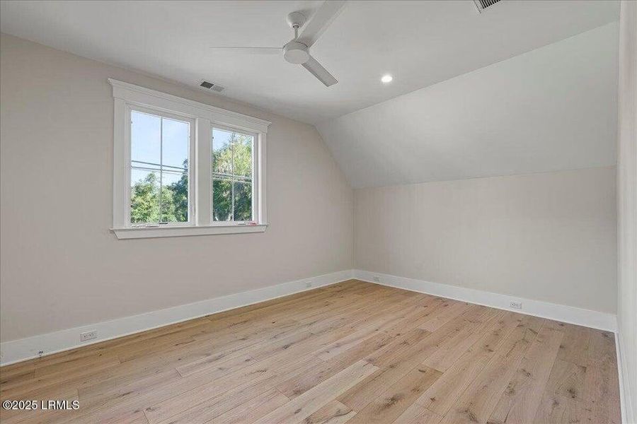 Spacious, unfurnished interior of a new home in , Beaufort (Image 17).