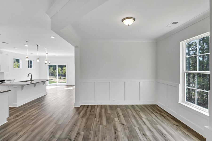 Spacious, unfurnished interior of a new home in Ferry Grove, Lexington (Image 17).