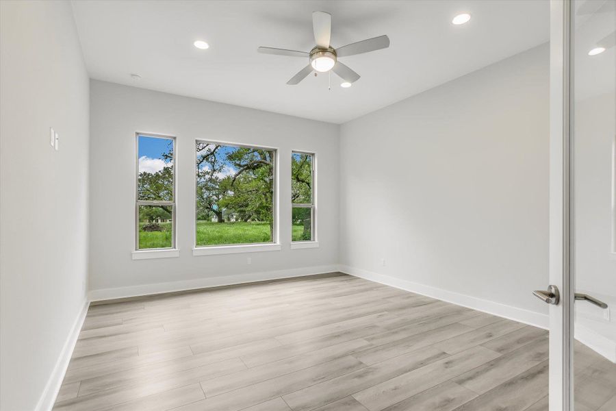 Spacious, unfurnished interior of a new home in Leander Estates, Leander (Image 16).