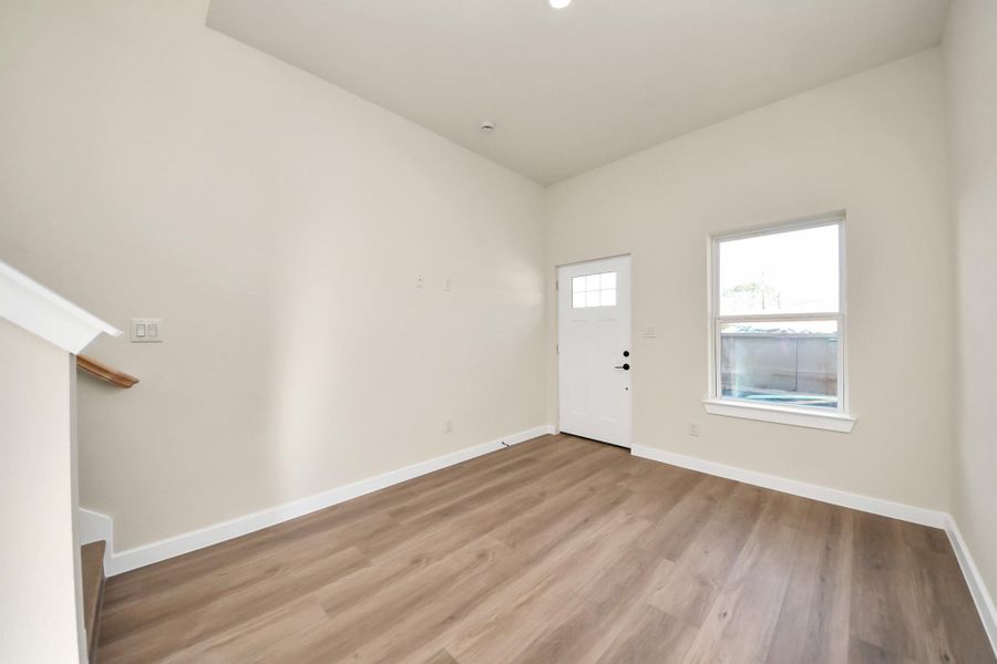 Spacious, unfurnished interior of a new home in , Houston (Image 14).