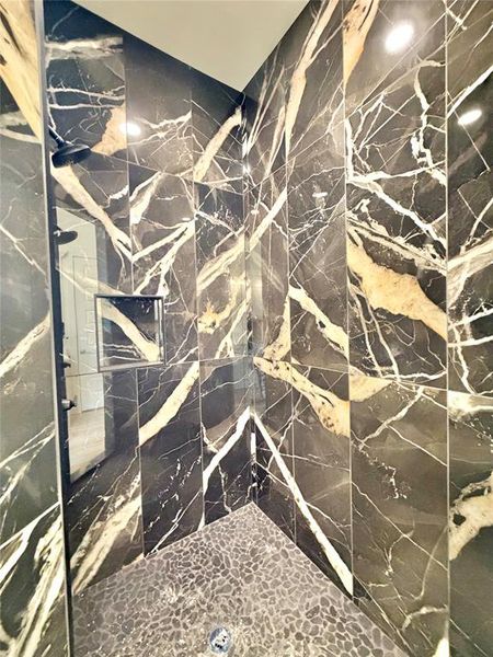 Close-up of interior finishes inside a home in , Weatherford (Image 19).