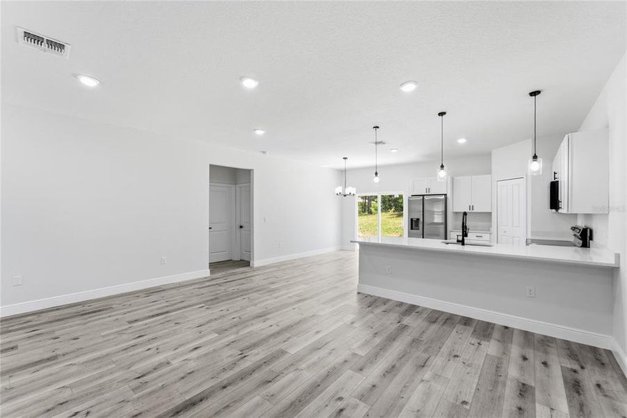 Spacious, unfurnished interior of a new home in , Dunnellon (Image 12).