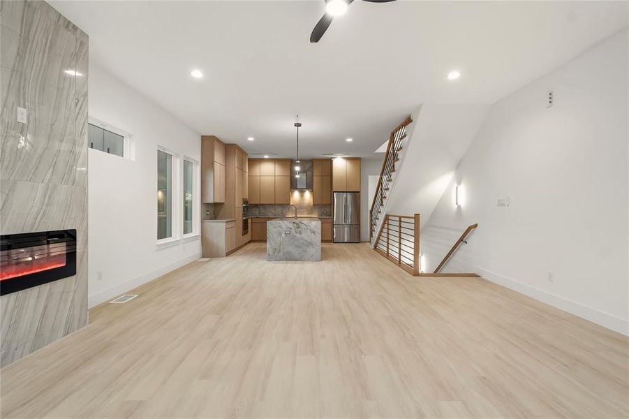 Spacious, unfurnished interior of a new home in , Dallas (Image 15).