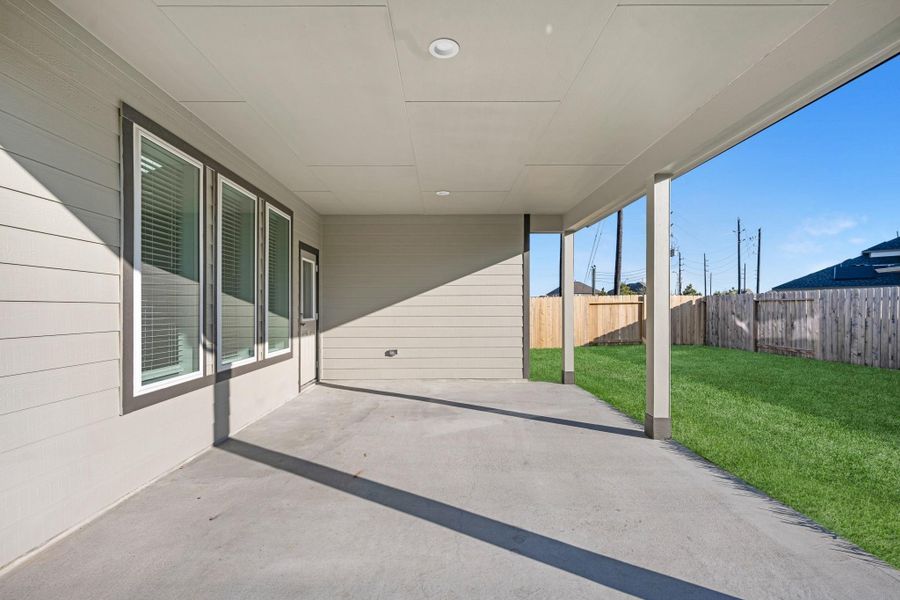 Exterior details and patio area of a home in Briarwood Crossing, Rosenberg (Image 1). Exterior details and patio area of a home in Briarwood Crossing, Rosenberg (Image 1).
