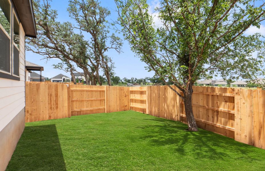 Exterior details and patio area of a home in La Cima, San Marcos (Image 24).