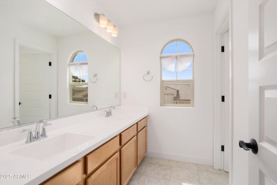 Bathroom 2 w/Double Sinks - Upstairs Bathroom 2 w/Double Sinks - Upstairs
