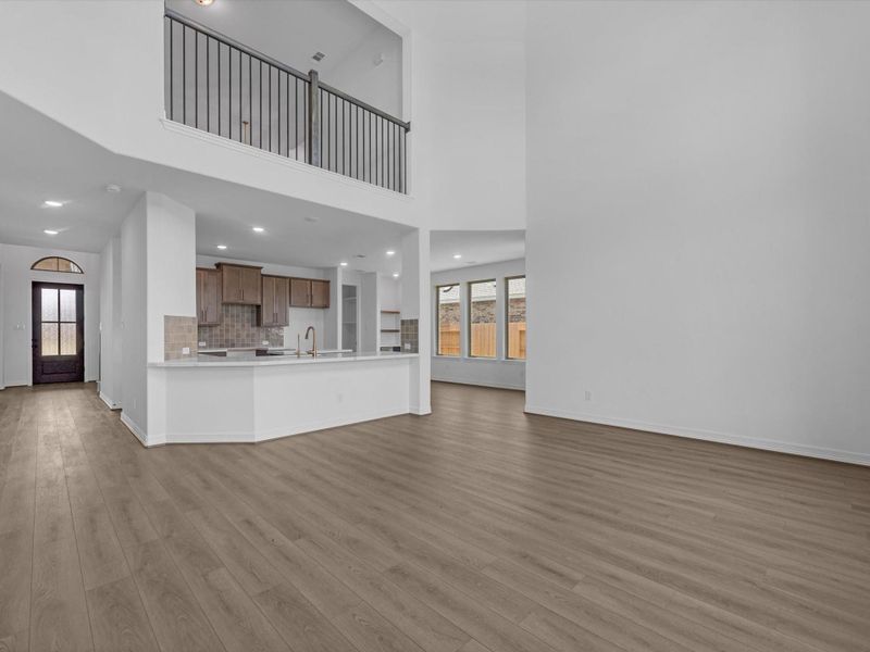 Spacious, unfurnished interior of a new home in Sunterra Lakes, Brookshire (Image 13). Spacious, unfurnished interior of a new home in Sunterra Lakes, Brookshire (Image 13).